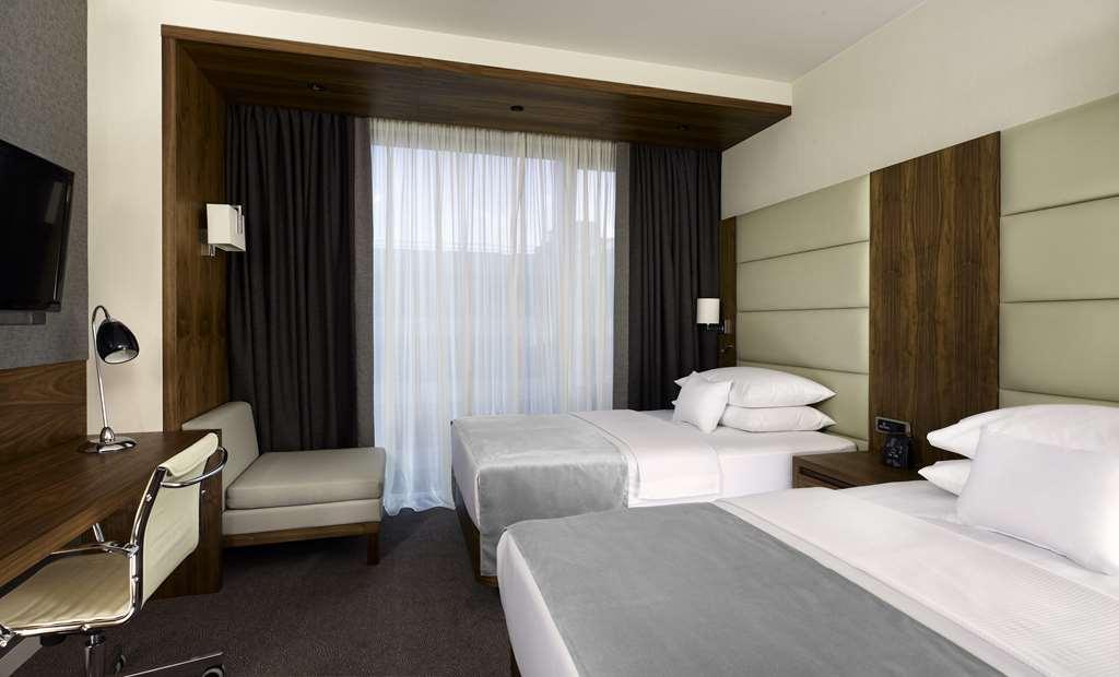 Doubletree By Hilton Zagreb Hotel Room photo